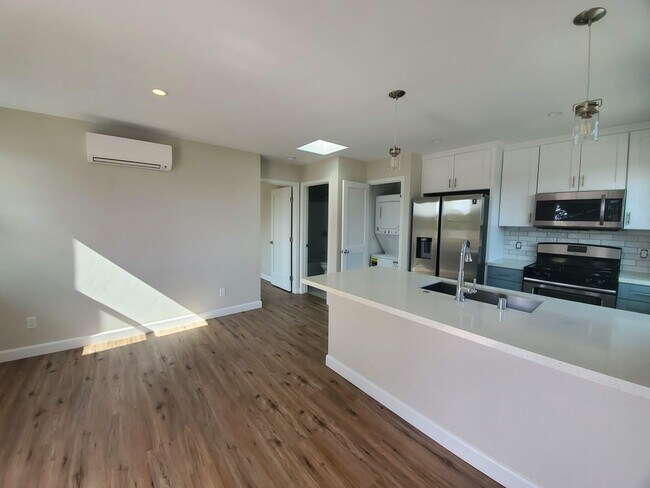 Building Photo - 9222 Fermi Ave
