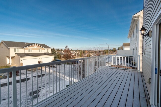 Foto del edificio - 3 Bedroom, 2 bathroom townhouse on Sunnyside Hill!