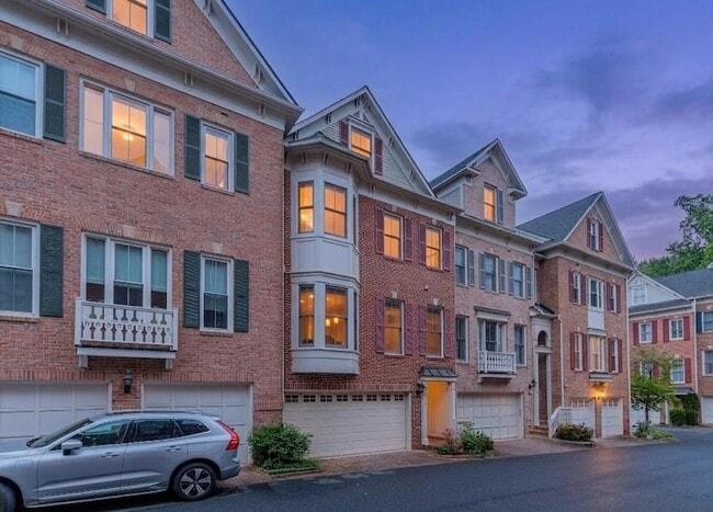 Photo - 2310 N Van Buren Ct Townhome
