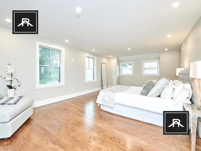Building Photo - 3 bedroom in Brighton MA 02135