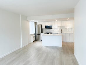 Building Photo - 855 Jervis