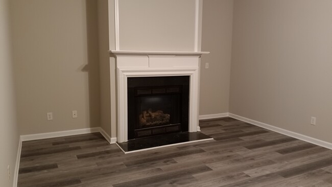 Building Photo - 1643 Southgate Mill Dr NW