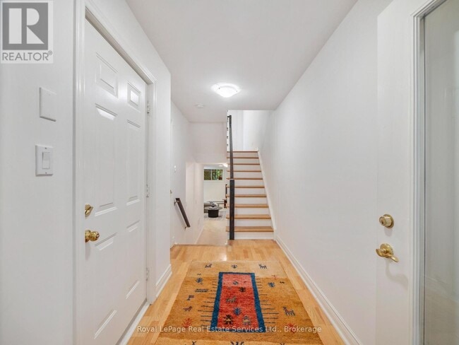 Building Photo - 81 Brant St