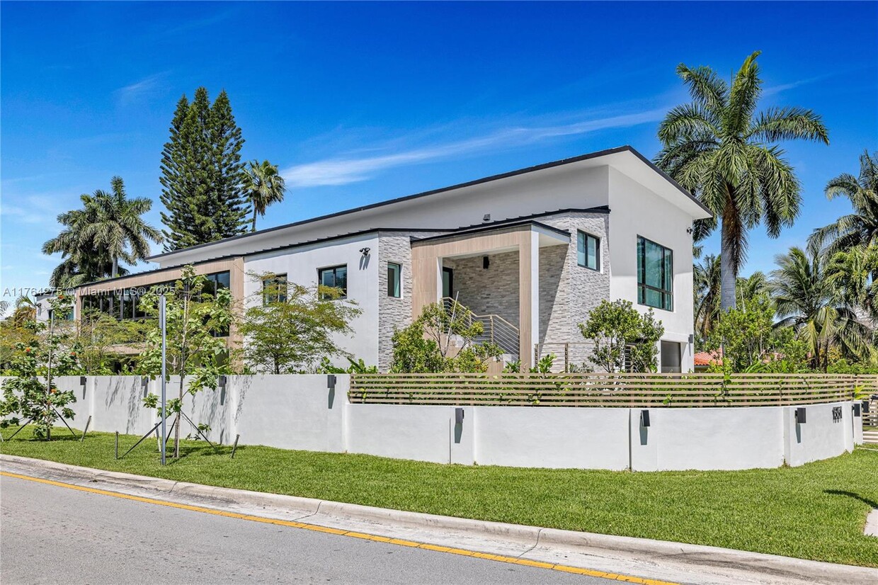 Primary Photo - 1351 S Venetian Way