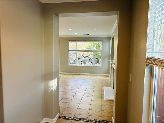 Foto del edificio - Beautiful Sommerset Home for Lease