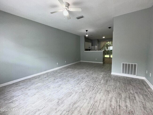 Foto del edificio - 3548 Lone Tree Ln