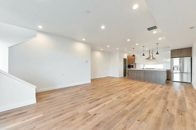 Foto del edificio - 230 W 1300 S St