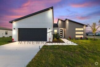 Building Photo - 25307 Alicante Dr