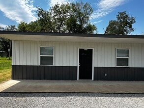 Building Photo - 109 Monroe St
