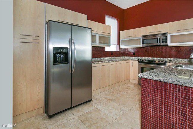 Foto del edificio - 717 NE 4th Ave