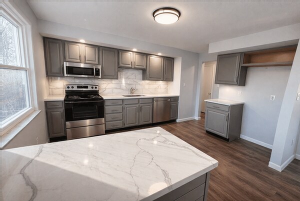 Foto del edificio - 408 Herr St