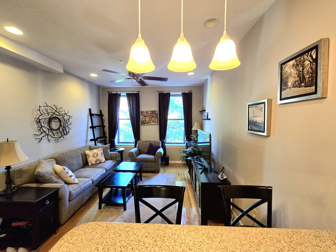 Primary Photo - 123 Washington St