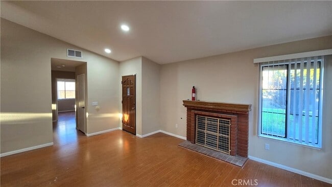 Building Photo - 1309 Cascade Ave