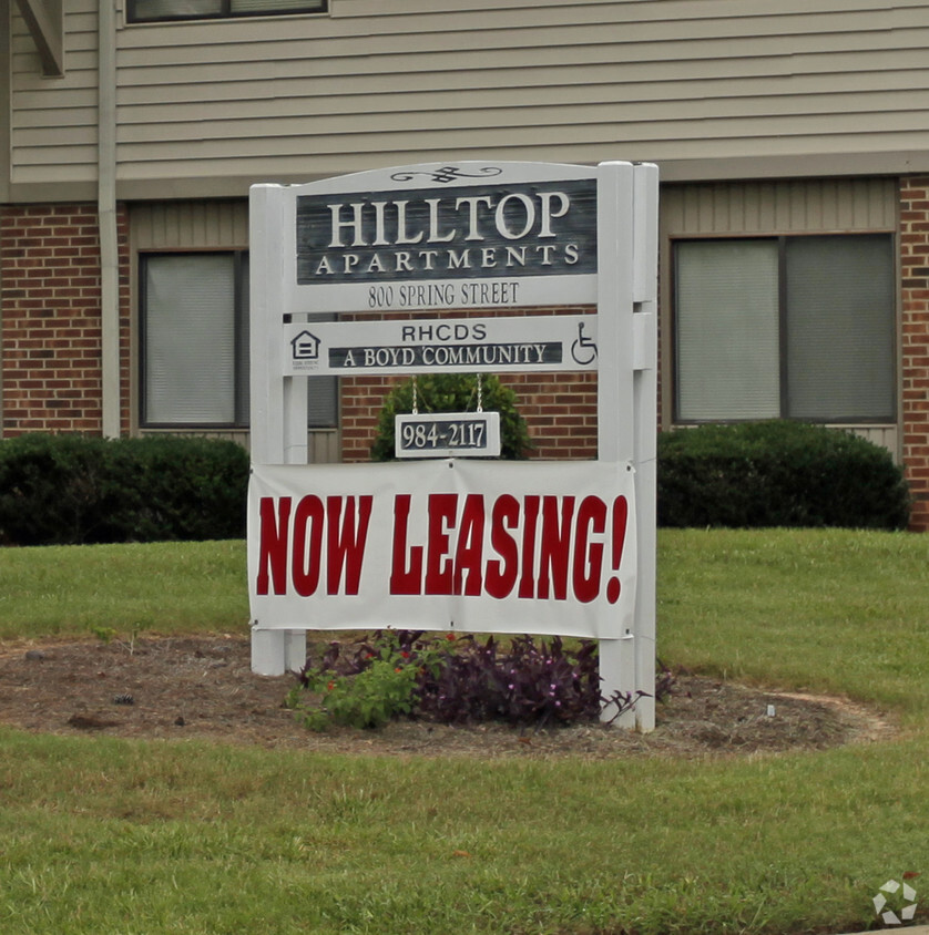 Building Photo - Hilltop Apartments