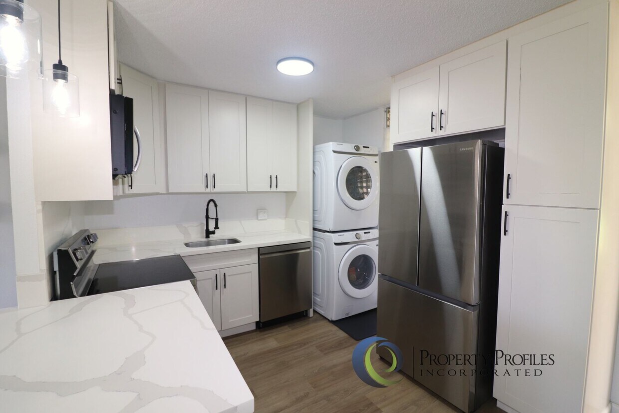 Foto principal - Ground Floor 1 bedroom 1 bath with 2 lanai...