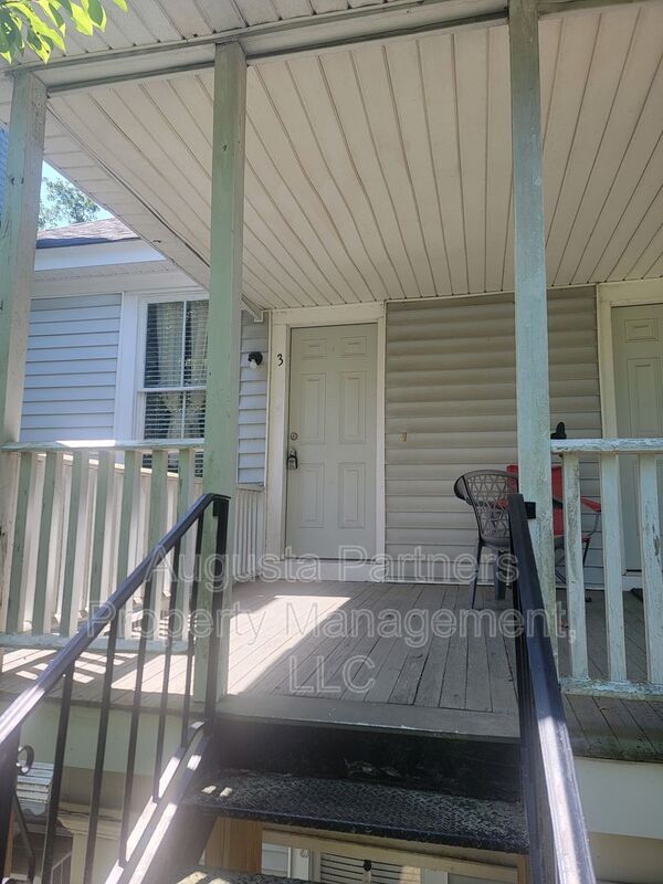 Foto del edificio - 1330 Wingfield St