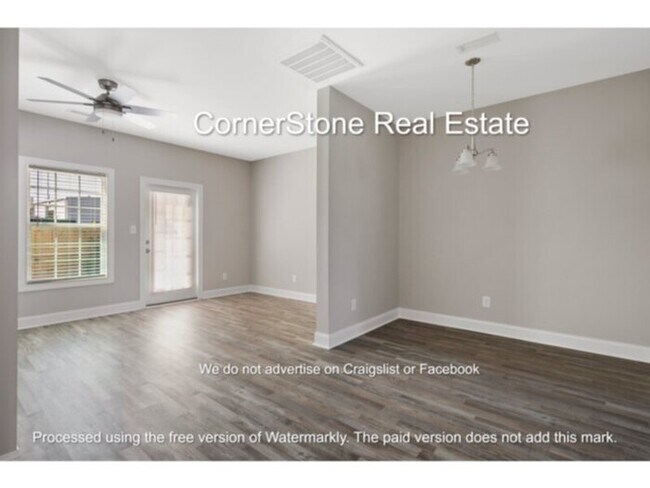 Building Photo - 2858 Little Dr