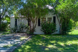 Building Photo - 1837 22nd Ave