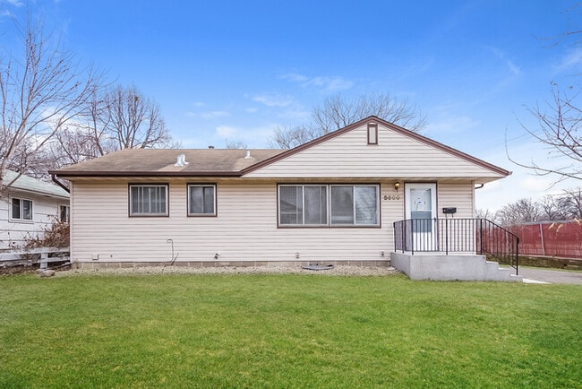 Building Photo - 5600 Vera Cruz Ave N