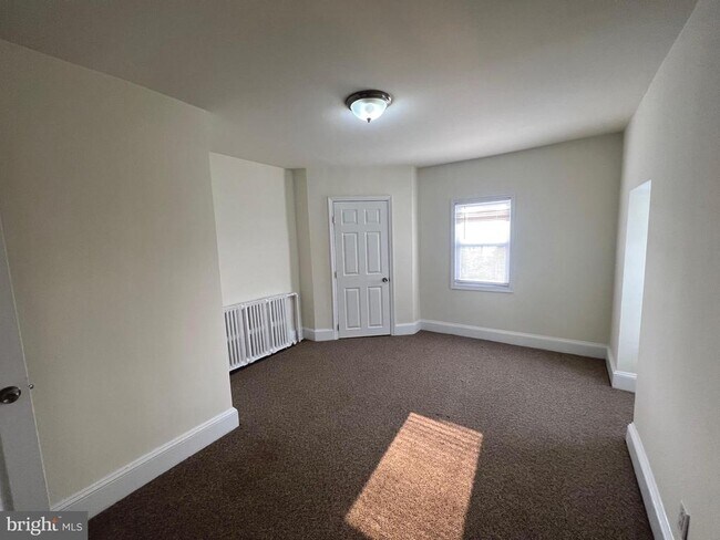 Foto del edificio - 7971 Oxford Ave