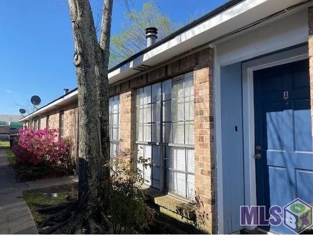 Front - 10642 Stanley Aubin Ln