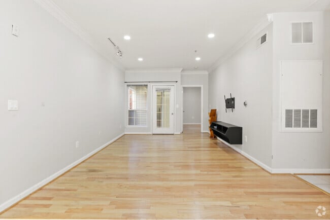 Building Photo - 4850 Eisenhower Ave