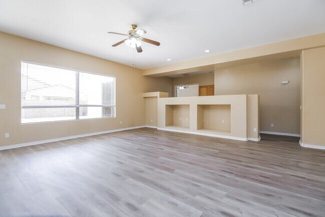 Foto del edificio - 513 W Remington Dr