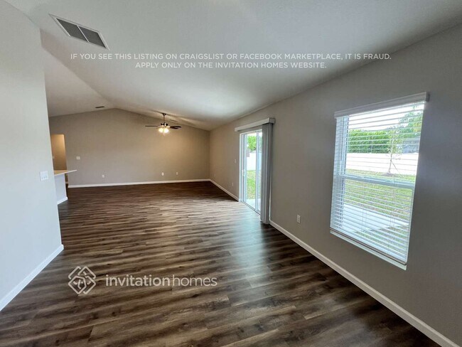 Building Photo - 313 SW Nativity Terrace