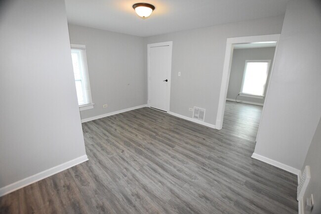 Foto del edificio - 901 E Benton St