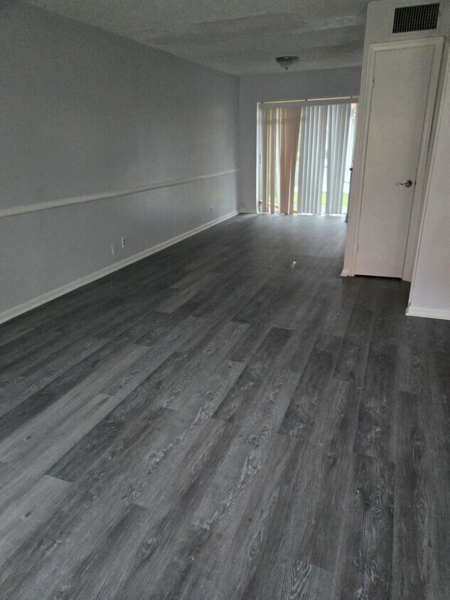 Photo - 5221 NW 27th St (Lauderhill, FL)