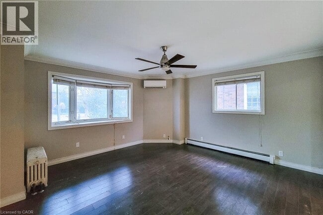 Photo du bâtiment - 41 Lake Ave