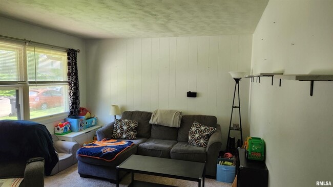 Building Photo - 1136 Briarcliff Ln