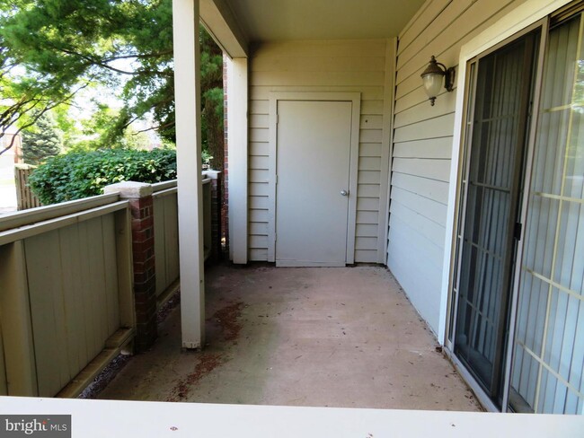 Building Photo - 12155 Penderview Terrace