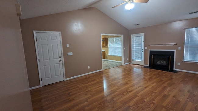 Building Photo - 920 Mourning Dove Pl