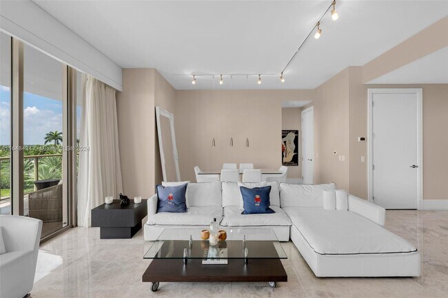 Foto del edificio - 9705 Collins Ave