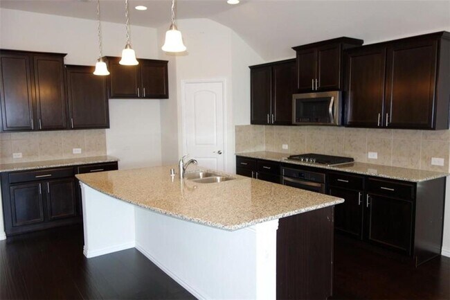 Foto del edificio - 6623 Rutledge Rd