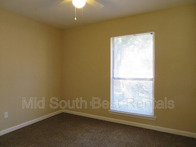 Building Photo - 476 Fernhill Cove