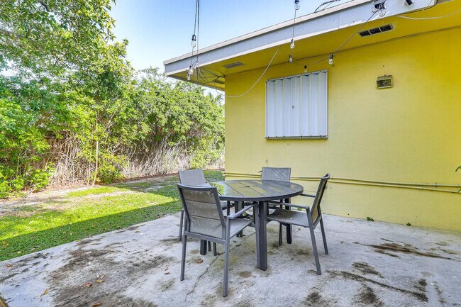 Building Photo - 3960 NW 189th Terrace