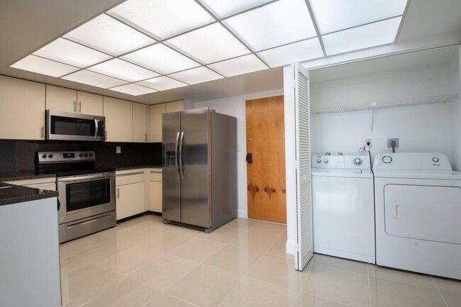 Kitchen Interior - Legacy at Bay Harbor