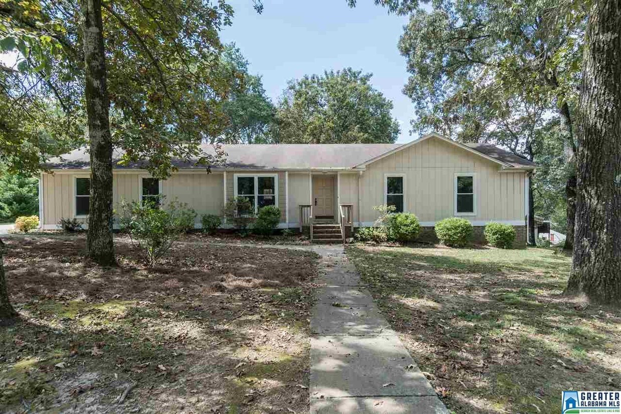 Primary Photo - 31 Burgundy Ln