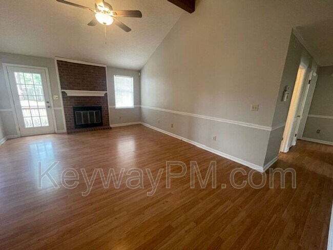 Foto del edificio - 622 Ridgefield Dr
