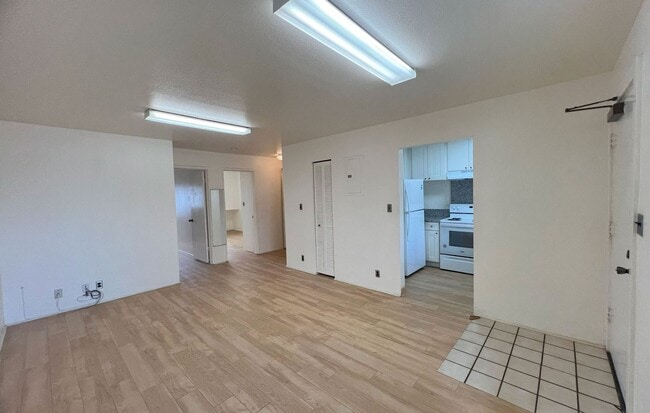 Building Photo - 1512 Halekula Way