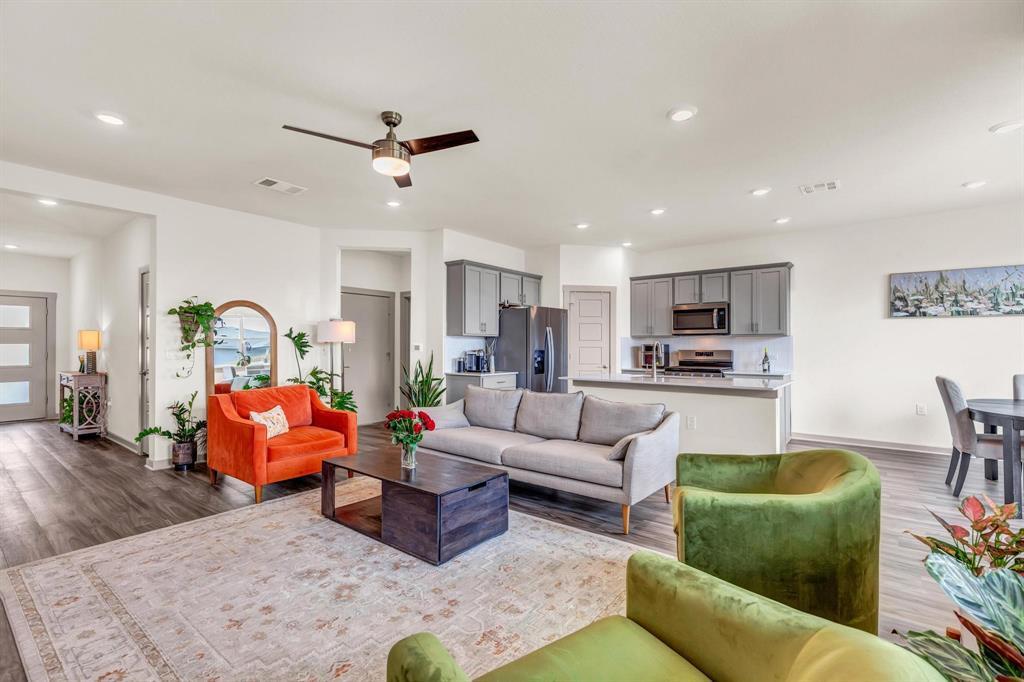 Foto principal - 13705 Lubeck Dr