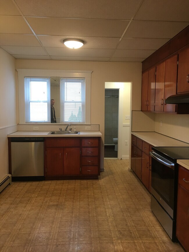 Building Photo - 141 Rumney Rd