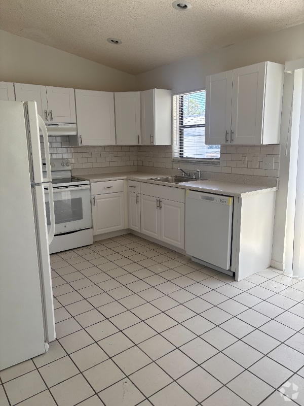 Building Photo - 5619 McKinley St