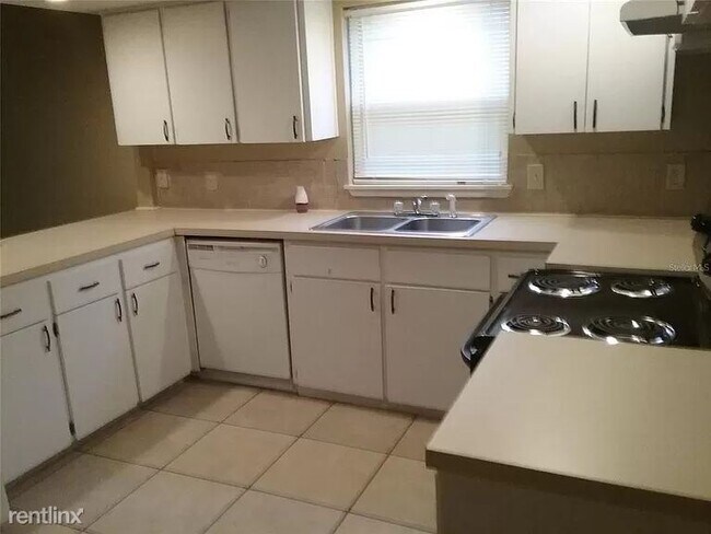 Foto del edificio - 2 br, 2 bath House - 3342 Timberline Rd W