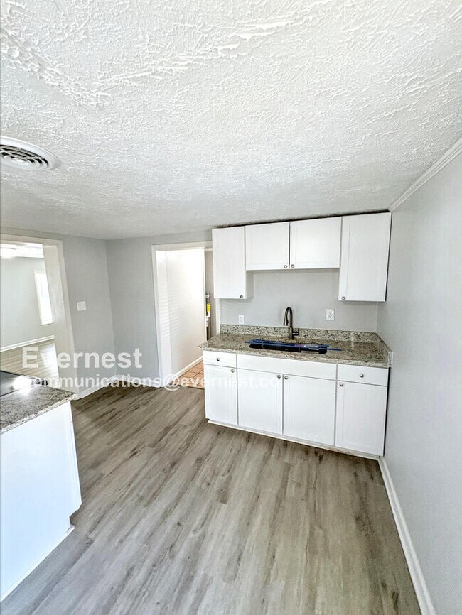 Foto del edificio - 908 Davis St