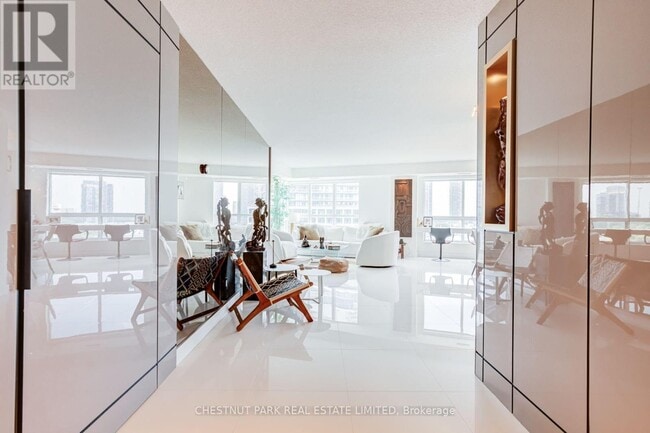 Building Photo - 2111 Lake Shore Blvd W