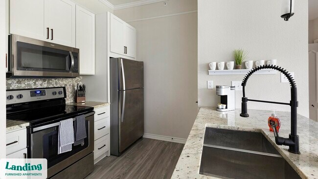 Foto del edificio - 6101 N Riverside Dr