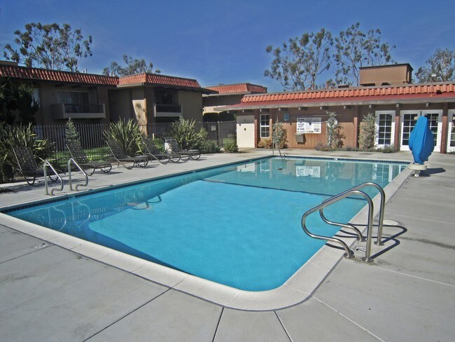 Casa Monterrey Apartments Huntington Beach Ca Building Photo Casa Monterrey